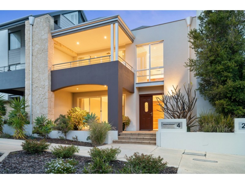 4 Bernier Rise, North Coogee WA 6163