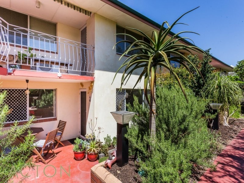 2/66 Attfield Street, Fremantle WA 6160