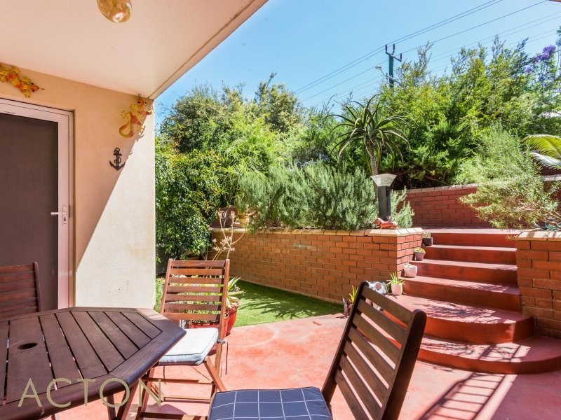 2/66 Attfield Street, Fremantle WA 6160