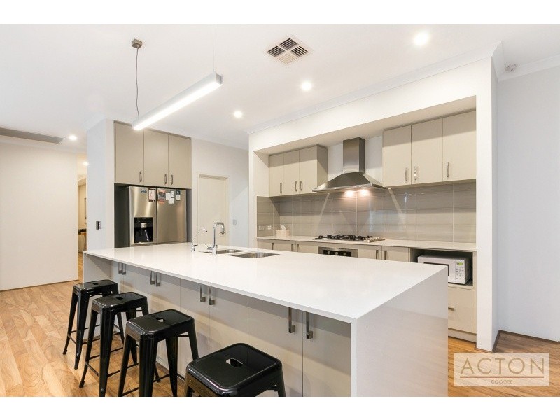 40 Hilory Street, Coolbellup WA 6163