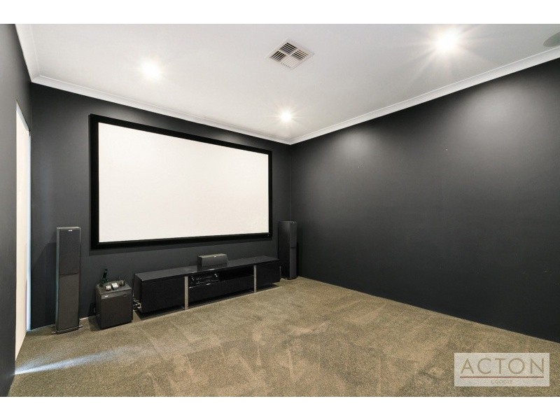 40 Hilory Street, Coolbellup WA 6163