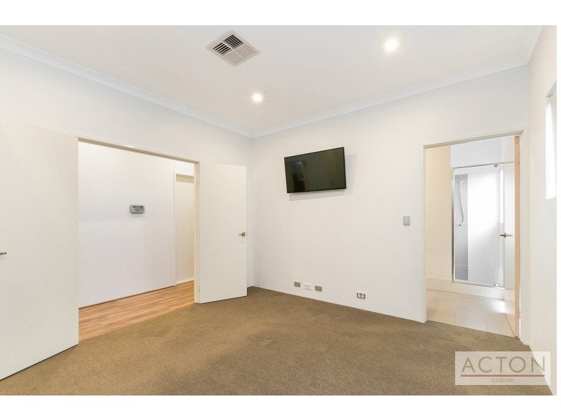 40 Hilory Street, Coolbellup WA 6163