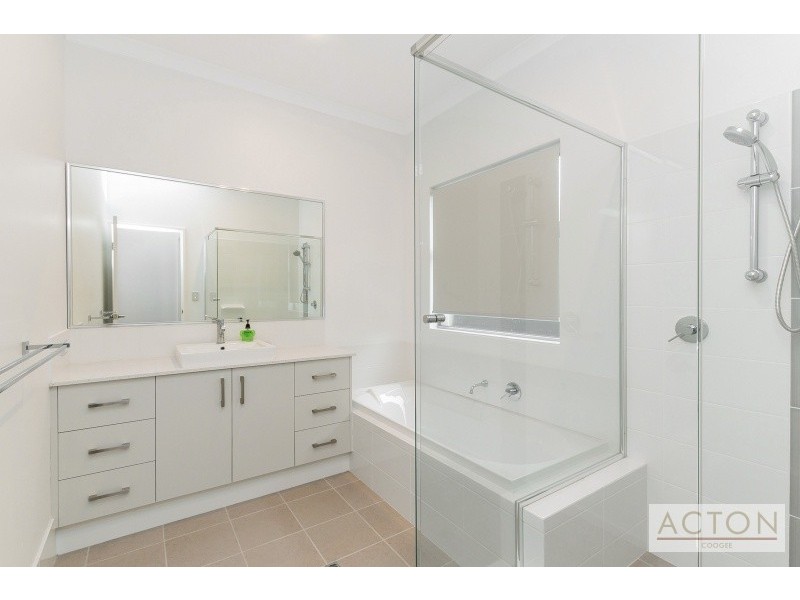 40 Hilory Street, Coolbellup WA 6163