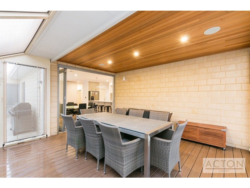 40 Hilory Street, Coolbellup WA 6163