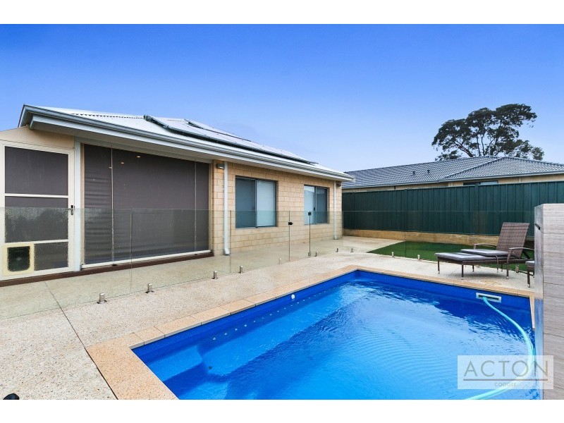 40 Hilory Street, Coolbellup WA 6163