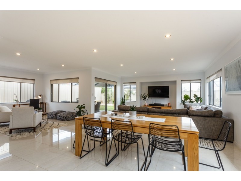 9 Wollemi Street, Spearwood WA 6163