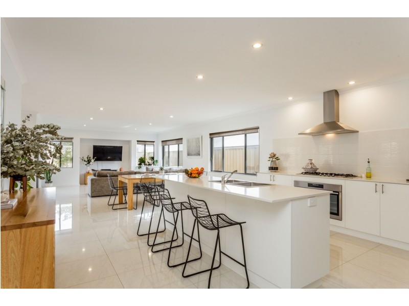 9 Wollemi Street, Spearwood WA 6163