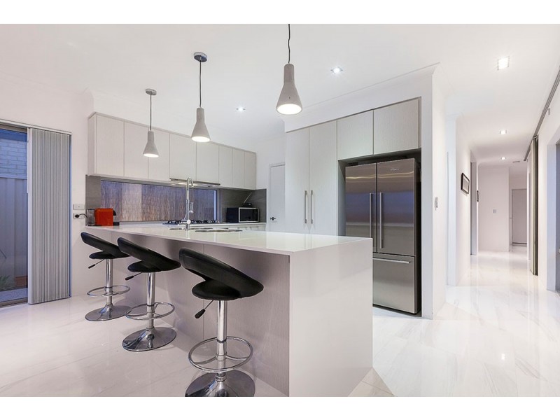 12 October Road, Spearwood WA 6163