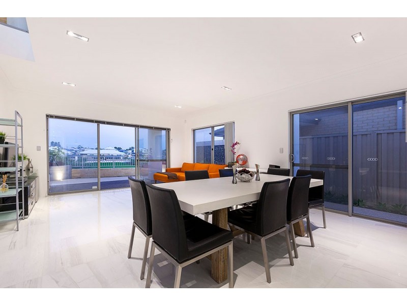 12 October Road, Spearwood WA 6163