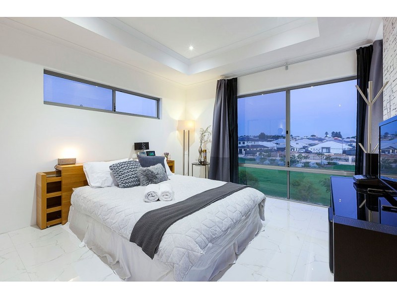 12 October Road, Spearwood WA 6163