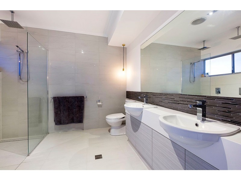 12 October Road, Spearwood WA 6163