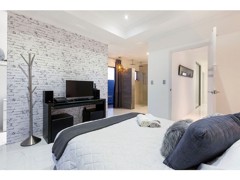 12 October Road, Spearwood WA 6163