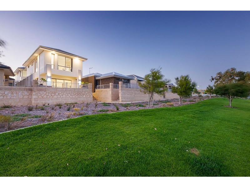 12 October Road, Spearwood WA 6163