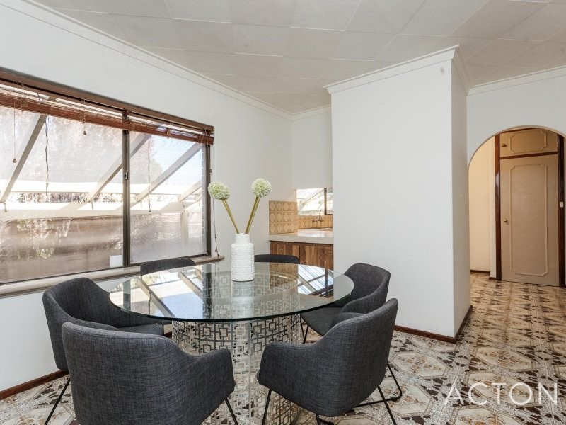 4 Outram Place, Hamilton Hill WA 6163