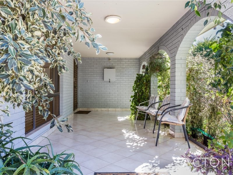 4 Outram Place, Hamilton Hill WA 6163