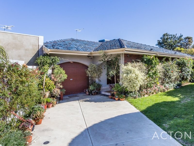 4 Outram Place, Hamilton Hill WA 6163