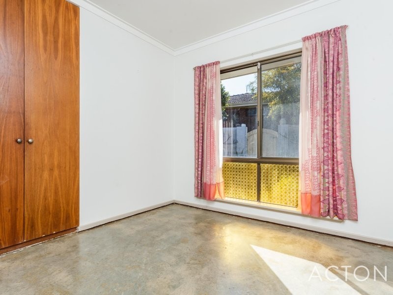 4 Outram Place, Hamilton Hill WA 6163