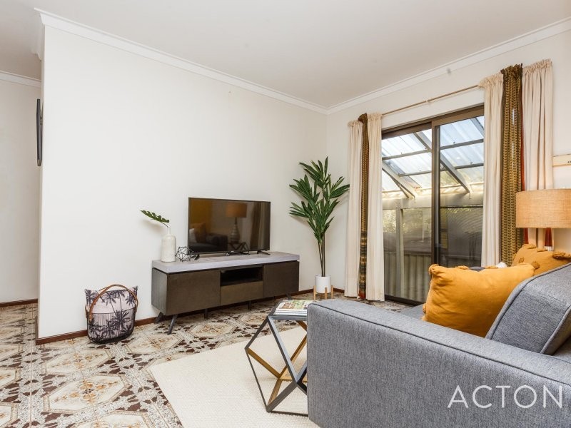 4 Outram Place, Hamilton Hill WA 6163