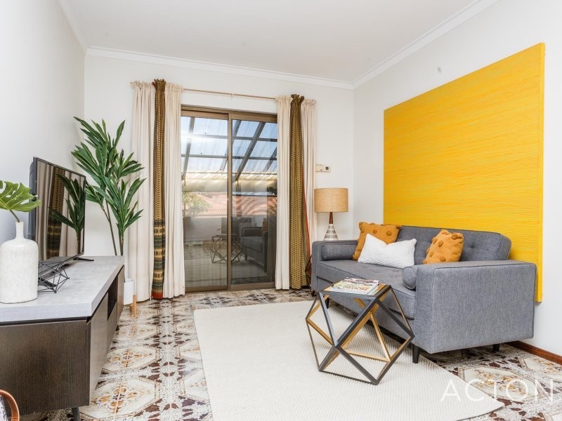 4 Outram Place, Hamilton Hill WA 6163