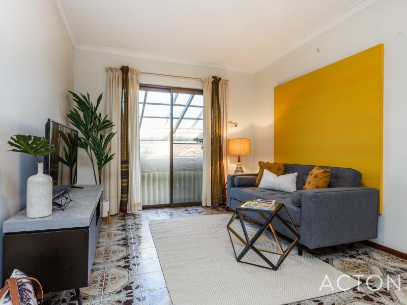 4 Outram Place, Hamilton Hill WA 6163