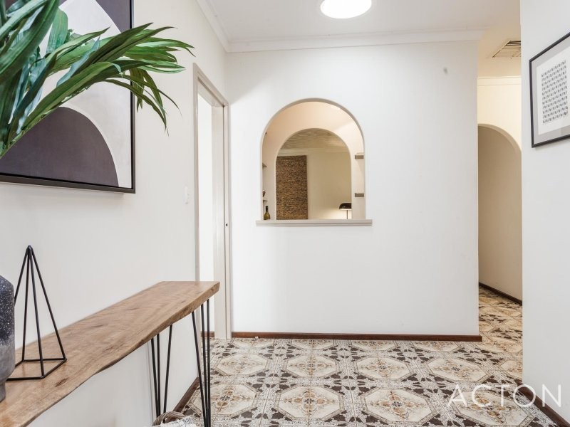 4 Outram Place, Hamilton Hill WA 6163