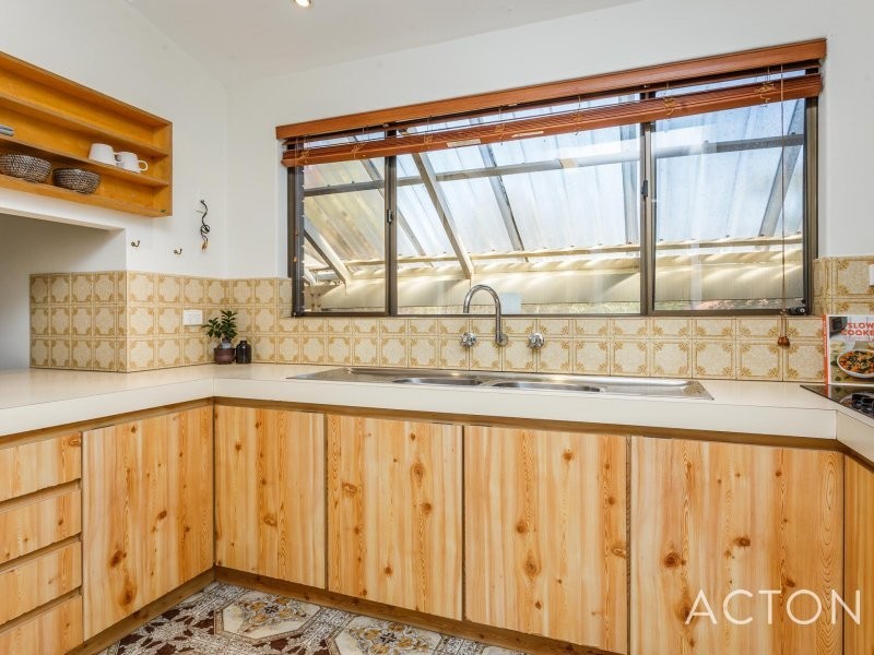 4 Outram Place, Hamilton Hill WA 6163