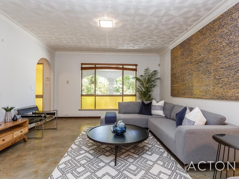 4 Outram Place, Hamilton Hill WA 6163