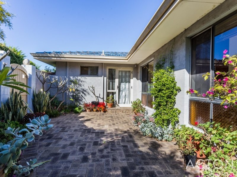 4 Outram Place, Hamilton Hill WA 6163