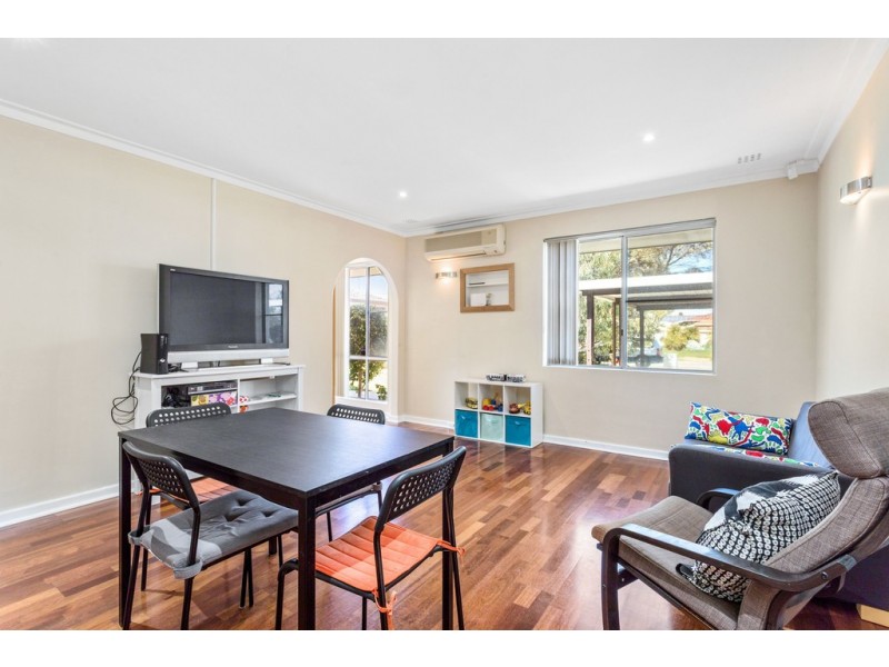 8B Phoenix Road, Hamilton Hill WA 6163