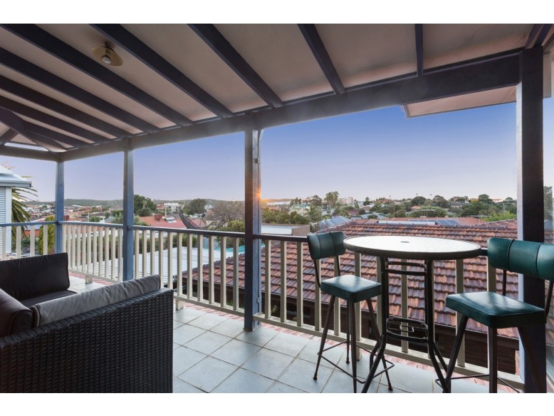 11 Morton Road, Hamilton Hill WA 6163