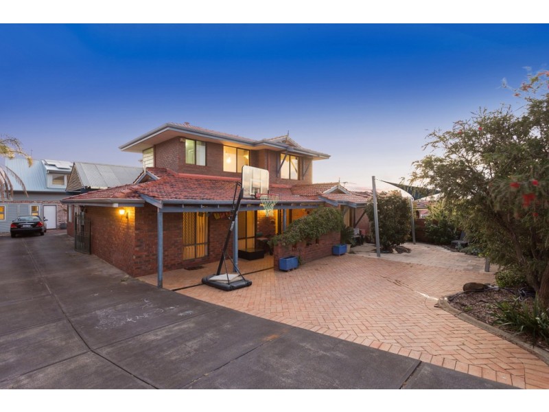 11 Morton Road, Hamilton Hill WA 6163