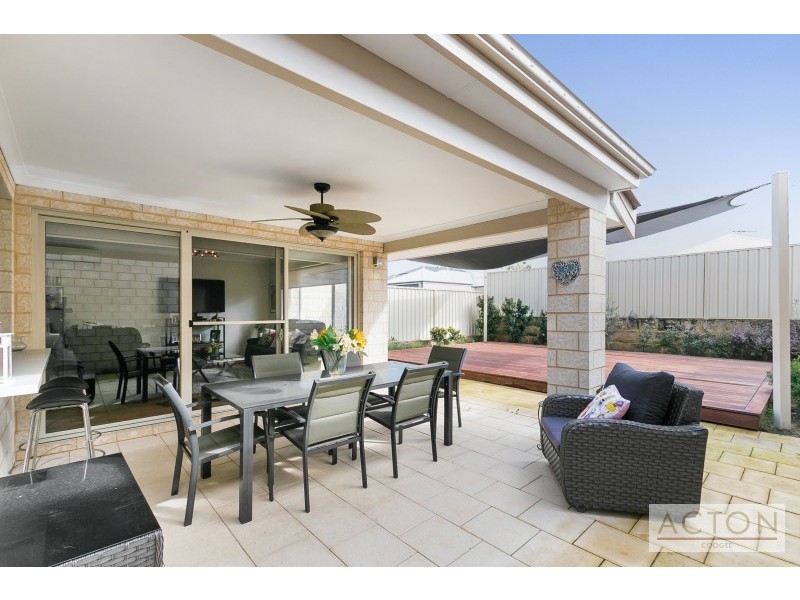 10B Senna Close, Coogee WA 6166