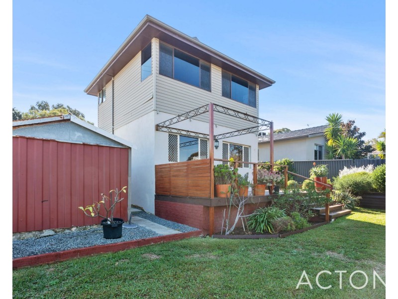11 Longson Street, Hamilton Hill WA 6163
