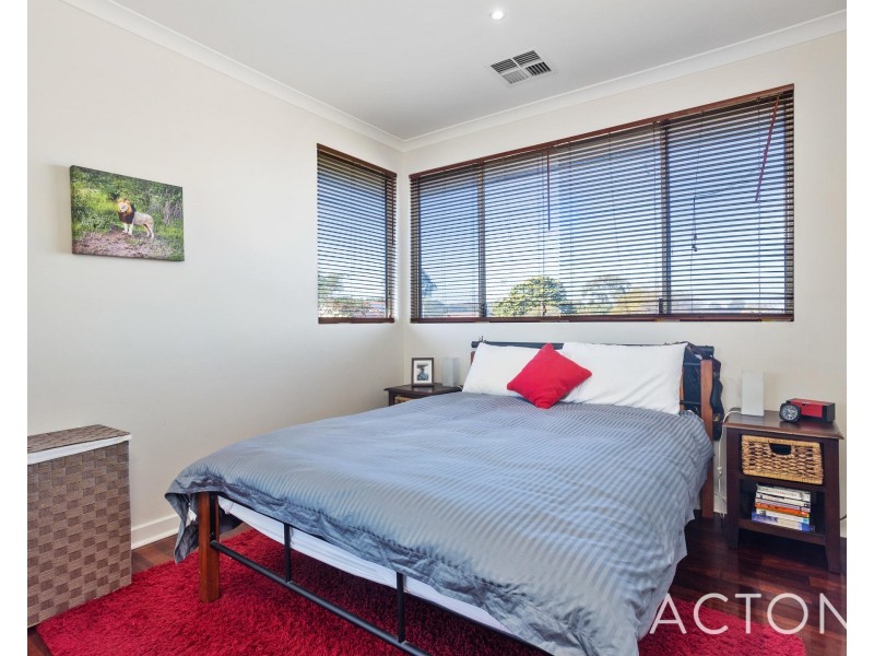 11 Longson Street, Hamilton Hill WA 6163