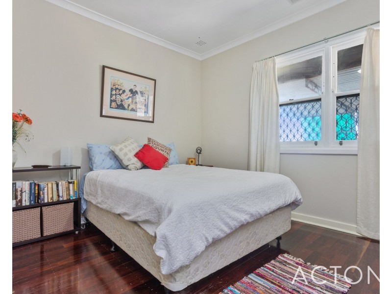 11 Longson Street, Hamilton Hill WA 6163