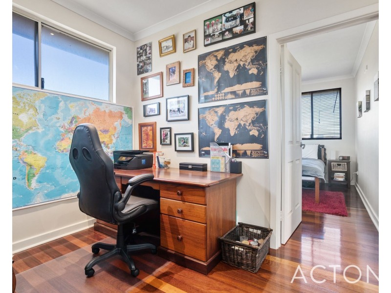 11 Longson Street, Hamilton Hill WA 6163