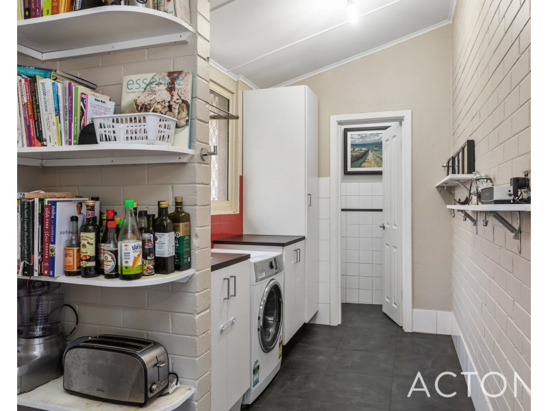 11 Longson Street, Hamilton Hill WA 6163