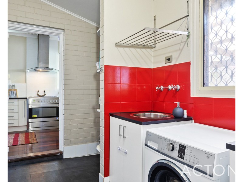 11 Longson Street, Hamilton Hill WA 6163