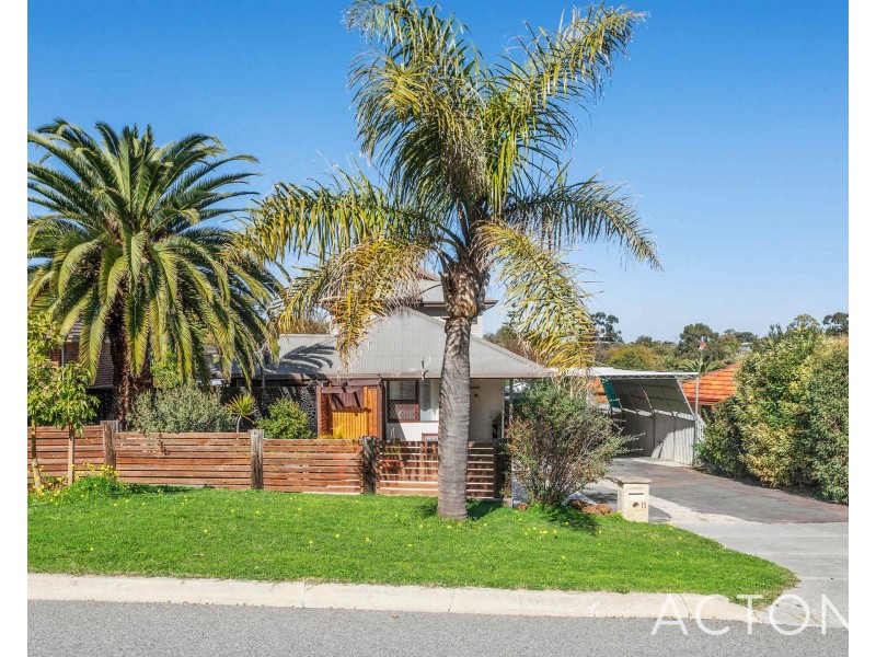 11 Longson Street, Hamilton Hill WA 6163