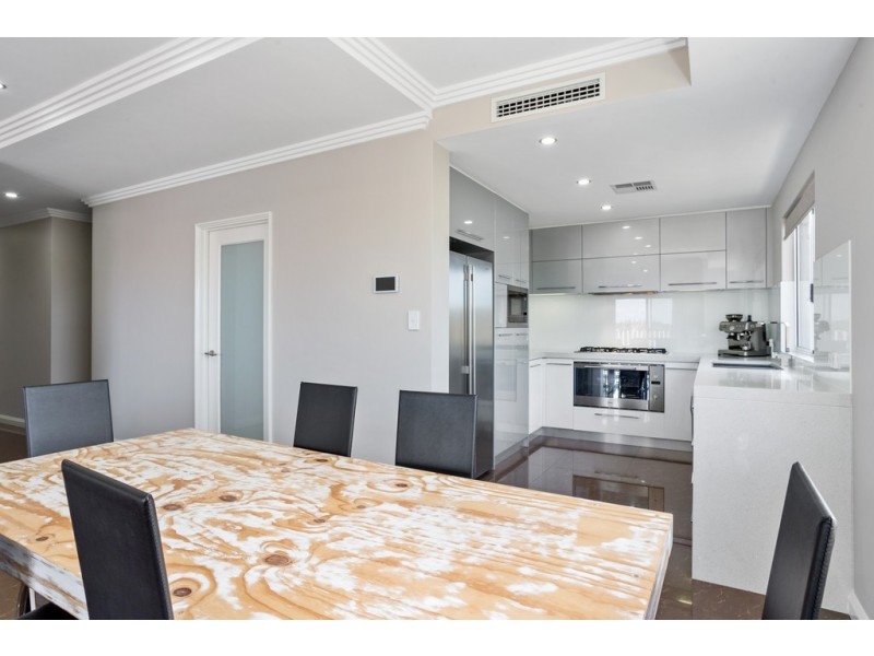 30A Kotisina Gardens, Munster WA 6166