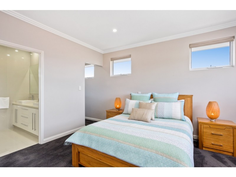 30A Kotisina Gardens, Munster WA 6166