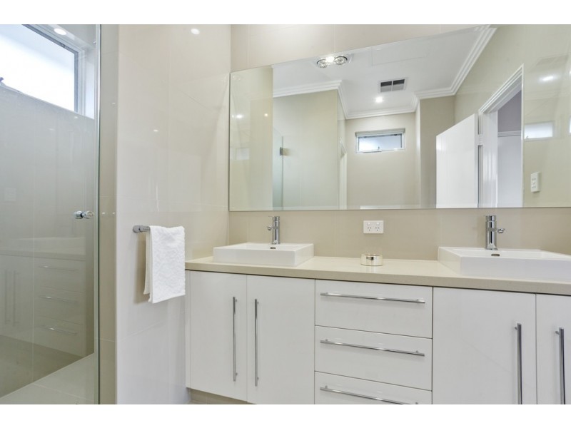 30A Kotisina Gardens, Munster WA 6166