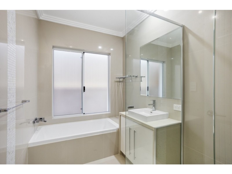 30A Kotisina Gardens, Munster WA 6166