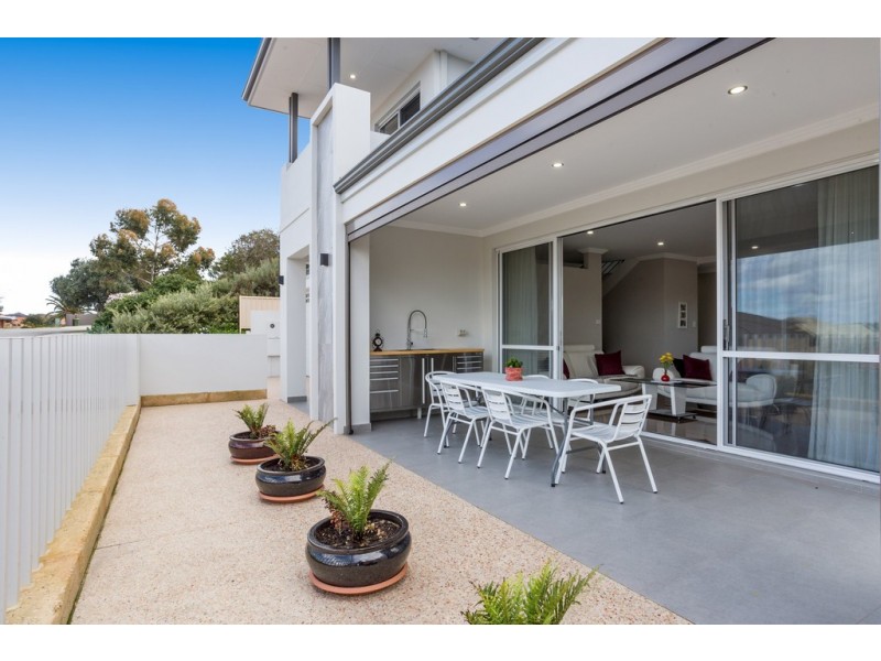 30A Kotisina Gardens, Munster WA 6166