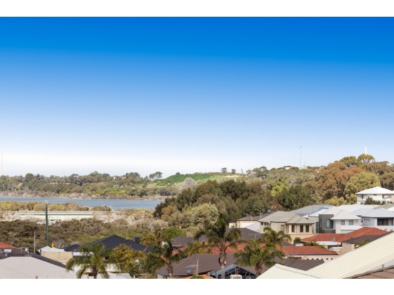 30A Kotisina Gardens, Munster WA 6166