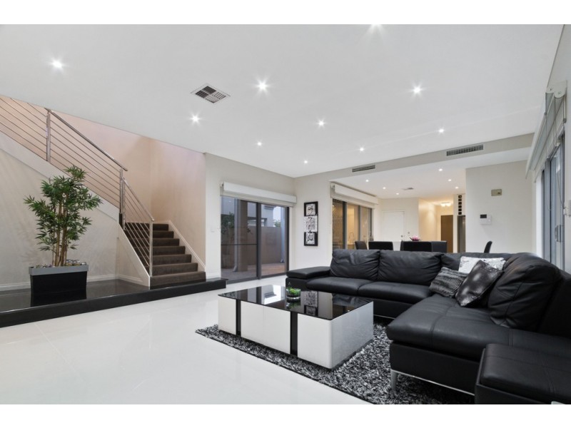 3 Pantheon Avenue, North Coogee WA 6163