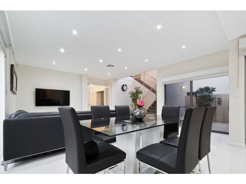 3 Pantheon Avenue, North Coogee WA 6163