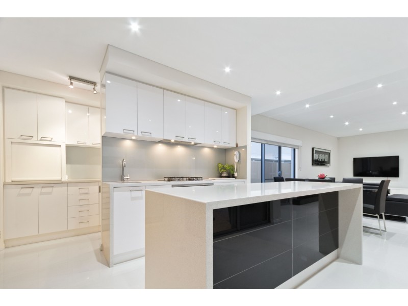 3 Pantheon Avenue, North Coogee WA 6163