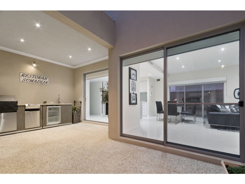 3 Pantheon Avenue, North Coogee WA 6163