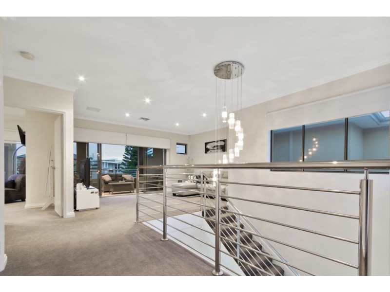 3 Pantheon Avenue, North Coogee WA 6163